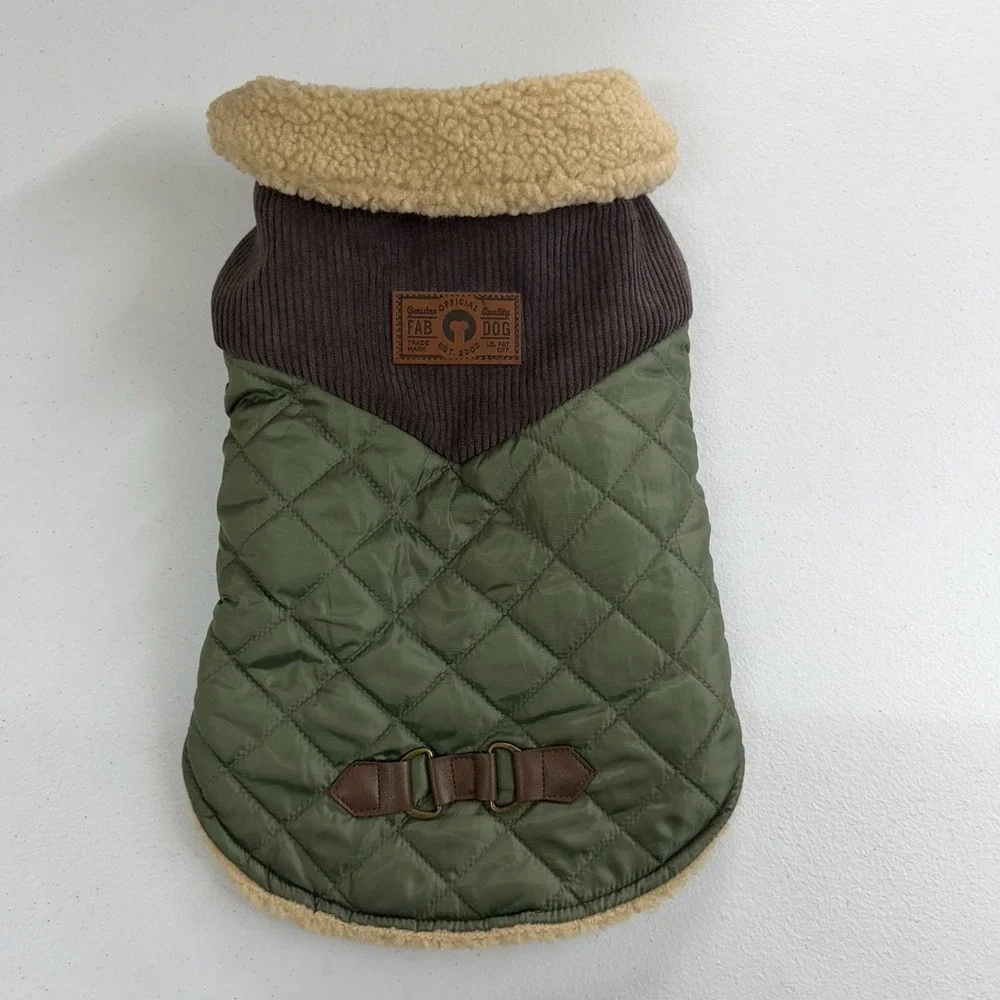 FabDog green Sherpa lined quilted Velcro dog‎ jacket coat winter fashion medium